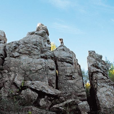 Wanderung auf dem Felsenweg bei Scheiden